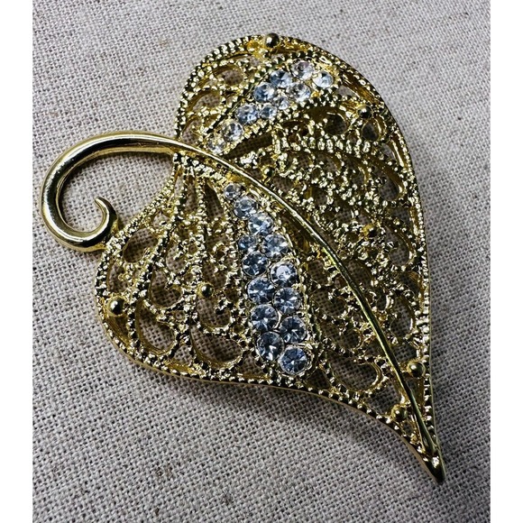 Vintage Rhinestone And Gold Heart Shape Leaf Brooch Jewelry Costume Jewelry - Picture 4 of 6